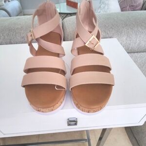 Class 20 Women's Forever Double Band Buckle‎ Platform Sandals Size 8 1/2 New